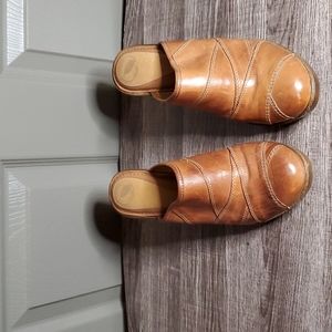 Ladies Dress Shoes/Cognac/Size 9 1/2